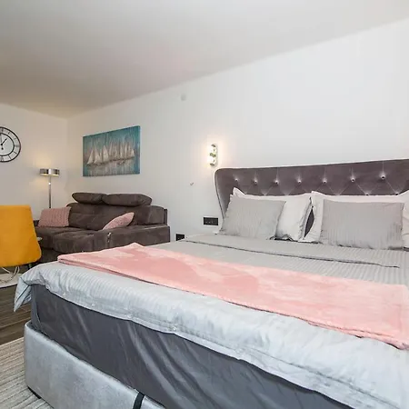 Apartment Center *