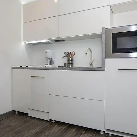 Center Apartment *